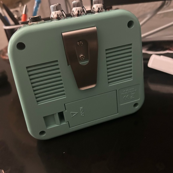 Danelectro Honeytone Mini Guitar Amplifier - Picture 2 of 4